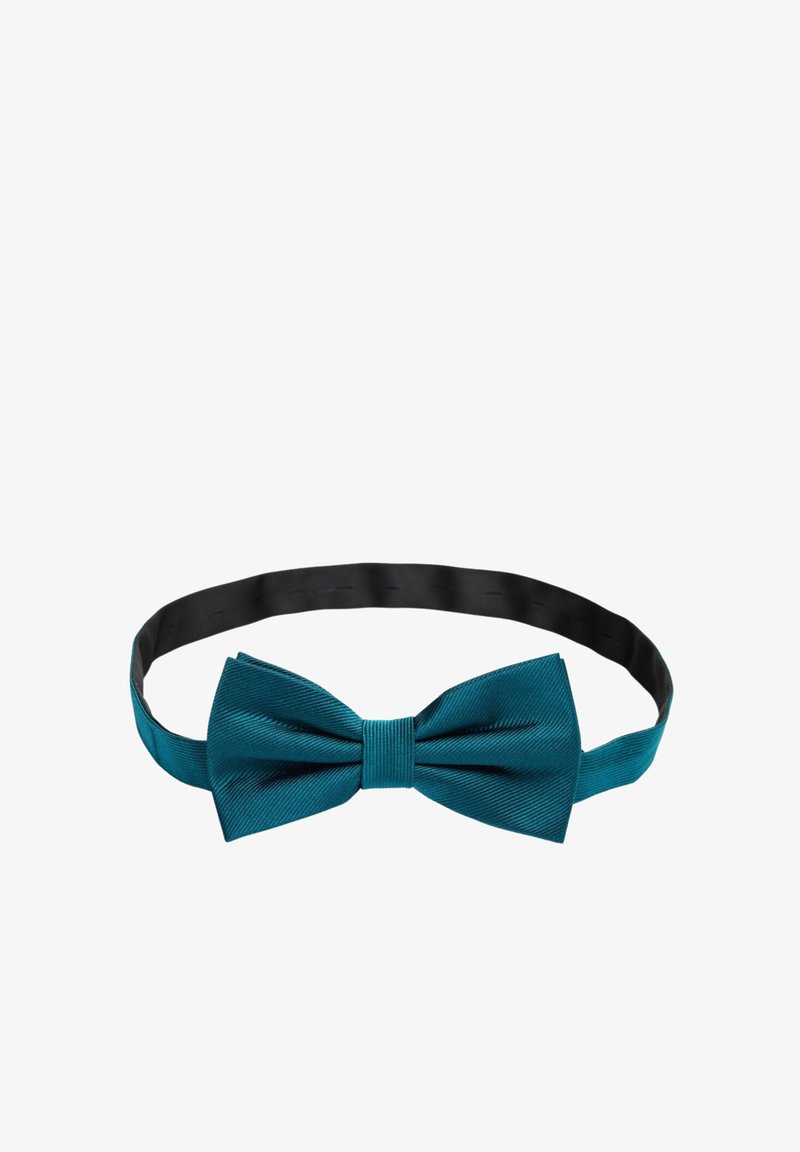 Tealfärgad satinfluga med en texturerad yta, monterad på ett smalt svart satinband. Flugan har en central knutdetalj.