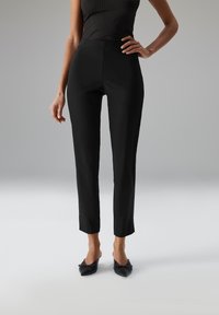 Niet geselecteerd, black