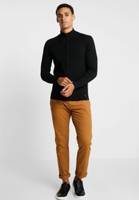 INDICODE JEANS CHANCELLOR - Chaqueta de punto - black