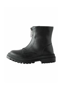 Schwarze Knöchelstiefel aus glattem Leder, mit einem seitlichen Reißverschluss, strukturiertem Sohlen und einer kräftigen Plateausohle für besseren Halt und Langlebigkeit.
