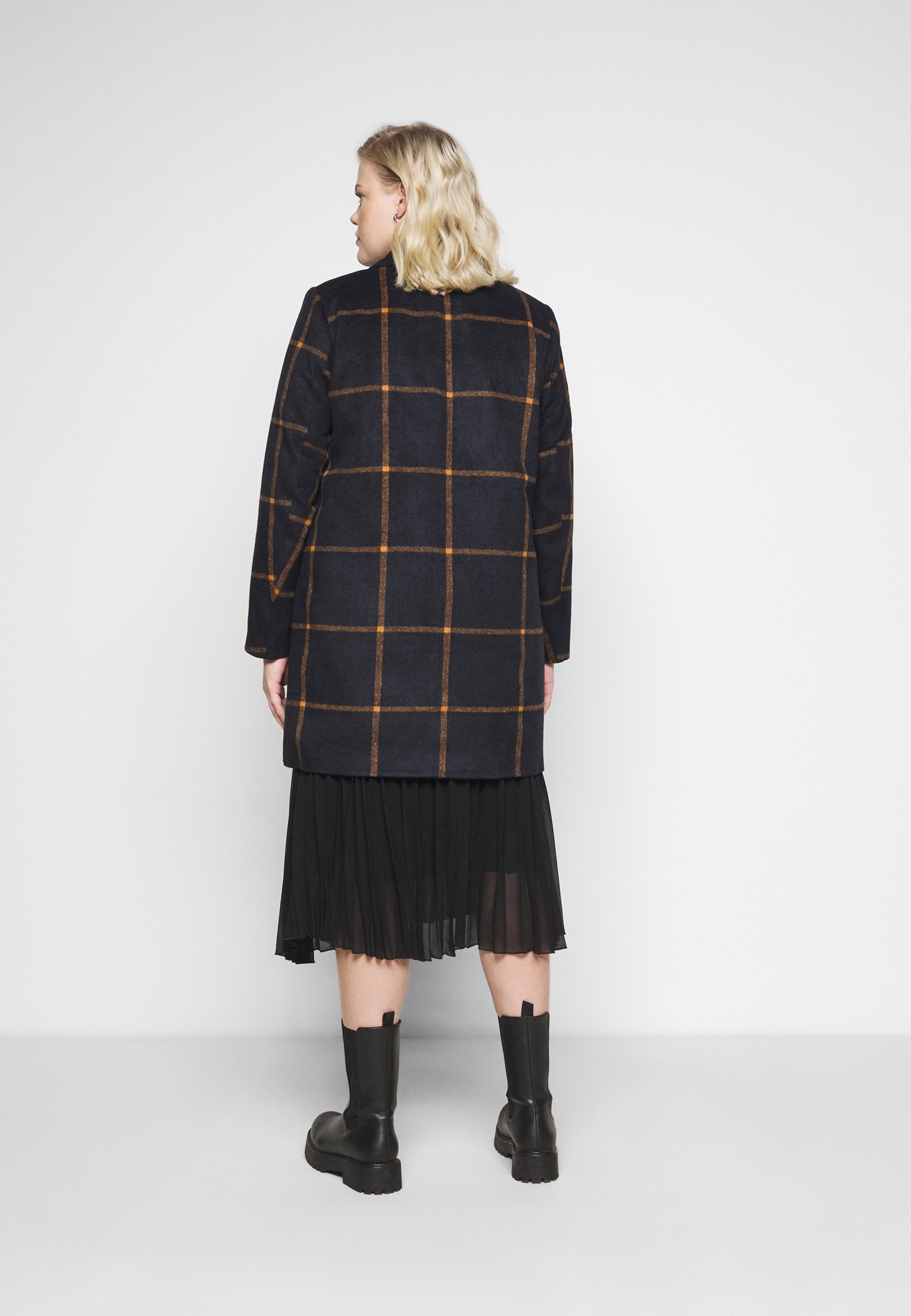 Zizzi MCHECKA JACKET Kort kåpe frakk night sky comb Zizzi COAT - Kort kåpe / frakk - night sky