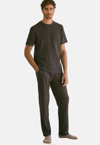 Next REGULAR FIT - EDIT TEXTURED SET - Pizsama szett - brown