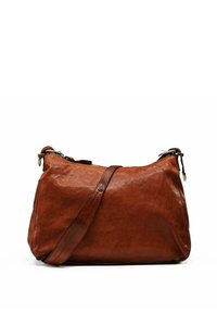 Borsa a spalla in pelle marrone con un design morbido, tracolla regolabile e chiusura con zip in metallo. Texture liscia con pieghe visibili.