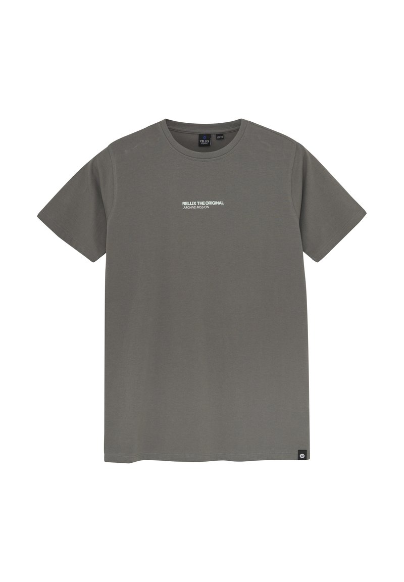 Graues Baumwoll-T-Shirt mit rundem Halsausschnitt und kurzen Ärmeln. Auf der Vorderseite befindet sich weißer Text mit der Aufschrift "RELIX THE ORIGINAL ARCHIVE MISSION".