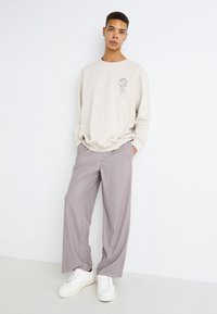 Jack & Jones JJMYSTIC CREW NECK - Mikina - moonbeam