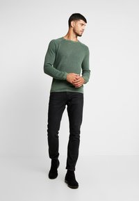 Key Largo MST THOMAS ROUND NECK - Maglione - olive