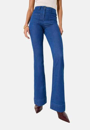REGULAR FIT - HIGH WAIST POCKET FLARE  - Pieguloša piegriezuma džinsi - blue