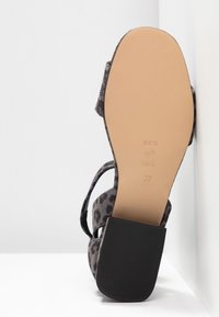 Shoe The Bear Sandales - grey