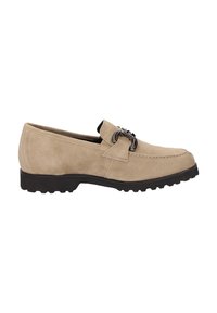Mocassins en suède beige avec un bout arrondi, accent en chaîne et semelle en caoutchouc. Présentent des détails de couture et un design bas.
