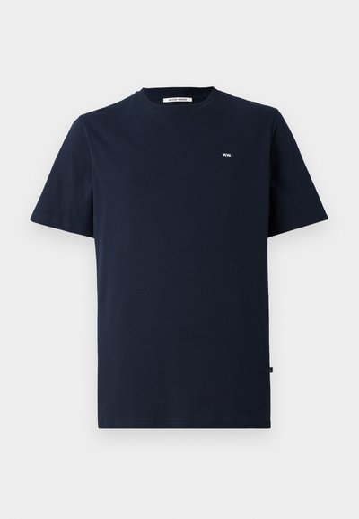 Mørkeblå bomulds t-shirt med korte ærmer, rund hals, subtil "WW" logo på brystet og lige visk. Glat tekstur, afslappet design.