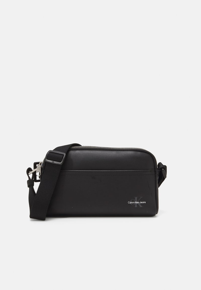 Calvin Klein Jeans MONOGRAM SOFT CAMERA BAG22 - Skulderveske - black