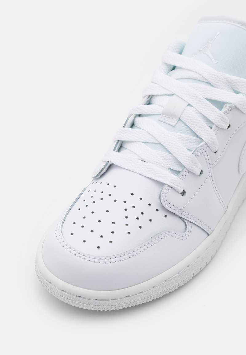 Jordan 1 lows white Clearance