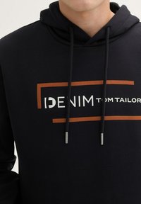 TOM TAILOR DENIM MIT PRINT - Hoodie - old black