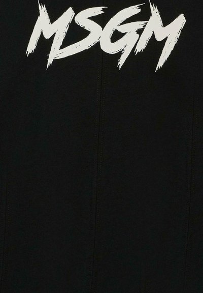 Zwarte sweatshirt met in het oog springende witte "MSGM" tekst over de borst, gemaakt van zachte stof met zichtbare stikseldetails.