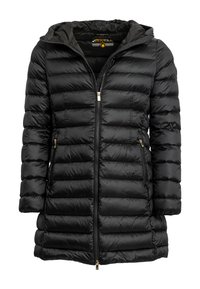 Zwarte pufferjack met capuchon, voorzien van een gestikt ontwerp, ritsopening en gouden hardwareaccenten. Gladde textuur en tot halverwege de dij.