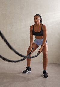adidas Performance ALL ME ESSENTIALS - Sujetadores deportivos con sujeción ligera - black