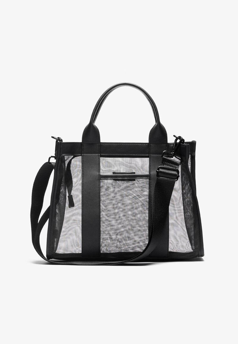 Saco tote preto com laterais em malha e acabamentos em pele. Apresenta alças duplas e uma alça de ombro destacável. Superfície texturizada com uma forma estruturada.