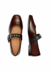 BALAGAN Bailarinas con hebilla - glossy bordo