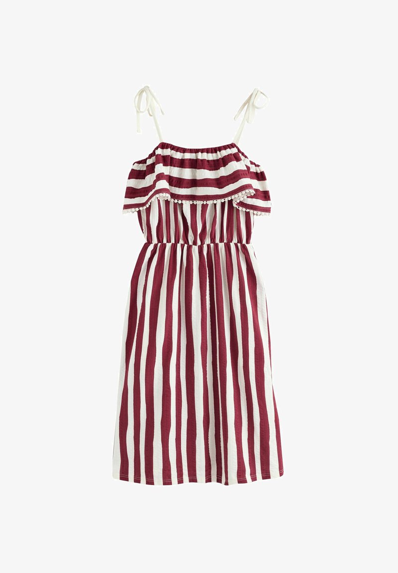 Robe à bretelles avec volant à épaules dénudées, présentant des rayures alternées bordeaux et blanches, taille élastique et bretelles nouées sur les épaules.