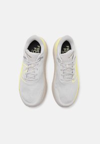 New Balance FRESH FOAM X KAIHA ROAD - Zapatillas running asfalto - grey matter
