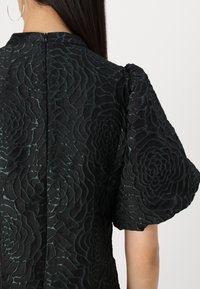 Selected Femme SLFSIV VILMA SHORT DRESS - Koktejlové šaty / šaty na párty - scarab