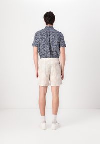 Tommy Jeans TJM SLUB BEACH SHORT - Shorts - newsprint