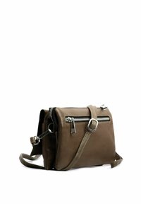 Borse a tracolla in pelle marrone con una tracolla regolabile, tasca zip frontale e forma rettangolare. Texture liscia con minimi dettagli in hardware.