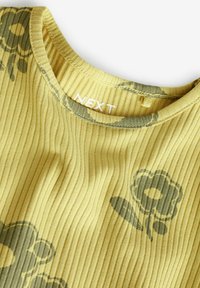 Next Pikkade varrukatega topp - green flower