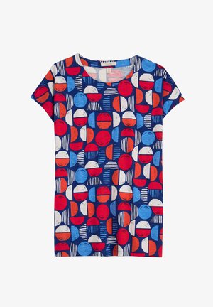 Īsām piedurknēm T-krekls no kokvilnas maisījuma, ar tumši zilu fonu un krāsainiem ģeometriskiem rakstiem sarkanā, zilā, baltā un melnā krāsā.