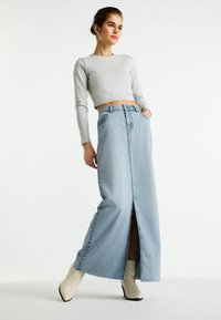 Next DENIM MAXI SKIRT PETITE. PETITE - Maksiseelik - bleach blue