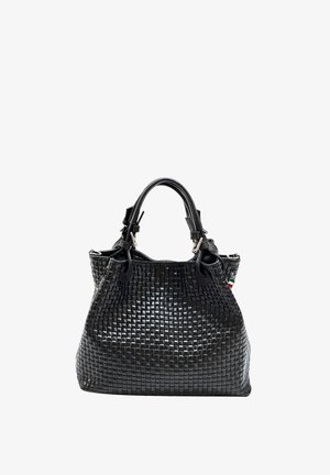 Zwarte geweven leren handtas met twee handvatten en een klein Italiaans vlagdetail aan de zijkant.