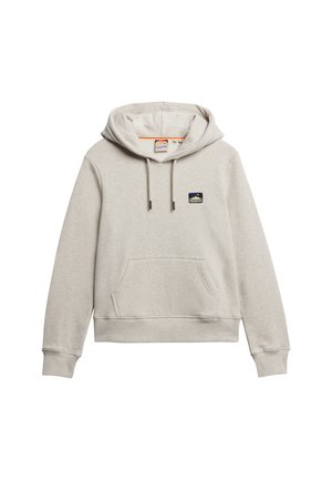 Lysegrå bomulds-hoodie med en forlommeklappe, justerbare snore og et lille farverigt bjergpatch på brystet.