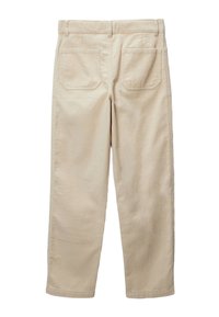 Pantalon en velours côtelé beige avec une coupe droite, coutures visibles et deux poches arrière. Tissu texturé avec un léger relief.