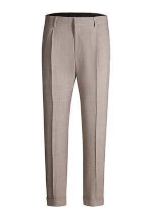 Beige op maat gemaakte herensbroek met riemlussen, voorplooien, omslagen aan de zoom en een verborgen sluiting aan de voorkant.