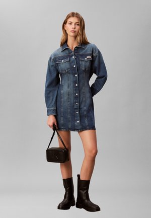 Calvin Klein BOLD CAMERA BAG - Torba preko tijela - black