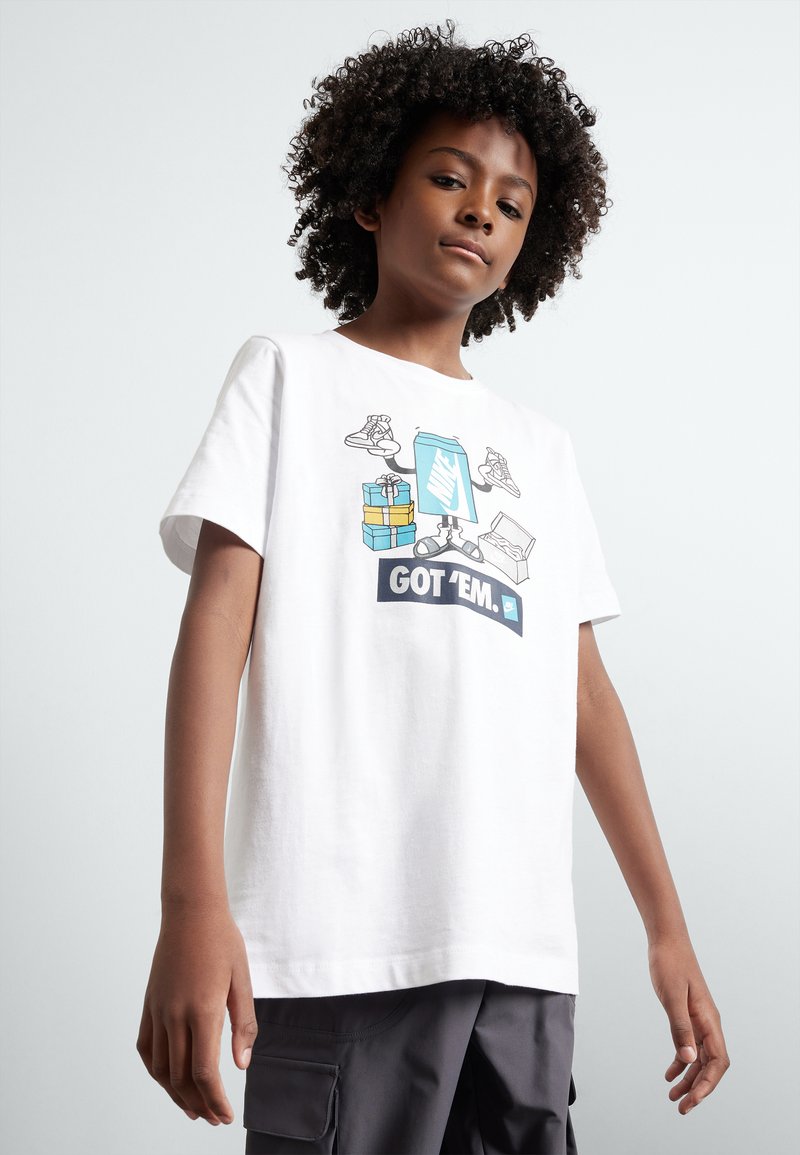 Nike Sportswear TEE BOXY GOT EM UNISEX - Trükipildiga T-särk - white
