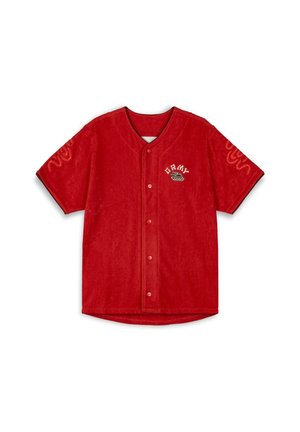 Rode fleece shirt met korte mouwen, knoopsluiting aan de voorkant, V-hals, geborduurd "GRMY" logo en contrasterende zwarte randen.