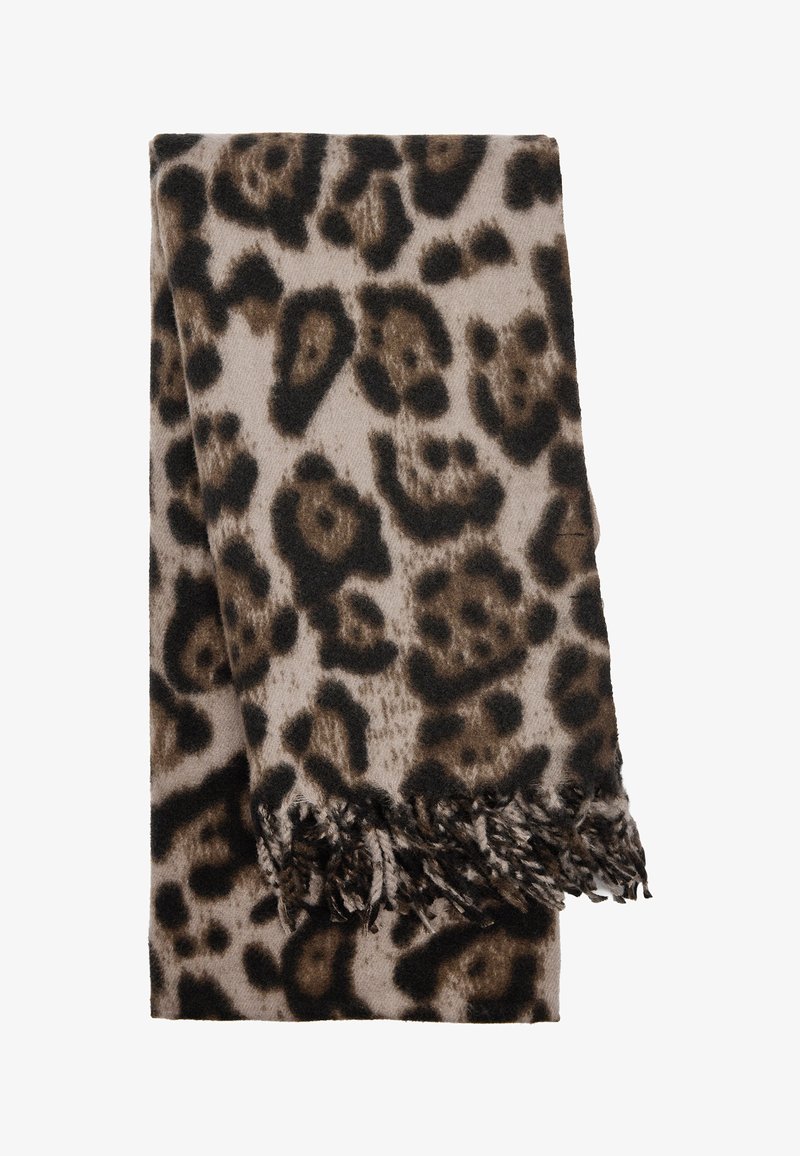 Szalik w panterkę w odcieniach beżu i brązu, wykonany z miękkiego materiału, z frędzlami na brzegach, co dodaje mu tekstury i szczegółowości.