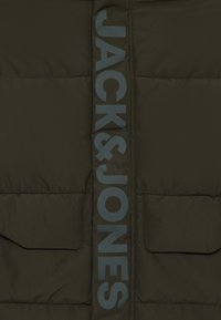 Jack & Jones Junior JCOSPEED PUFFER - Vinterjacka - olive