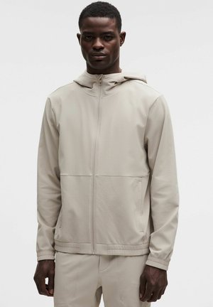 Treniņjaka - downtown tan