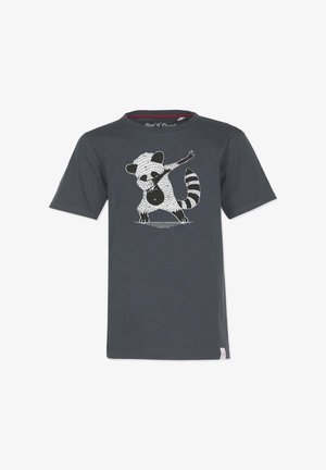 Grå bomulds t-shirt med et hvidt vaskebjørn grafik, der holder en sort bold. Korte ærmer, rund hals, enkelt design uden mønstre.