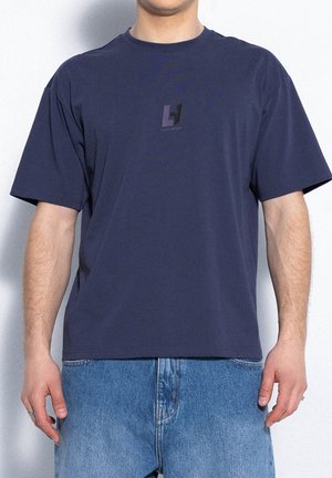 - T-shirt z nadrukiem