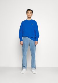 Lyle & Scott CREW NECK - Sportinis megztinis - bright blue