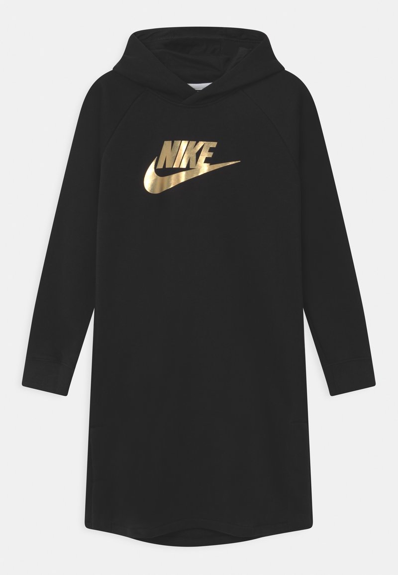 Robe noire à manches longues avec capuche, ornée d'un grand logo métallique doré de Nike centré sur la poitrine.