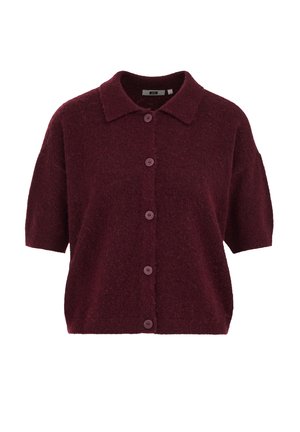 Cardigan bordeaux à manches courtes en maille douce et texturée, avec un col et six boutons assortis à l'avant.