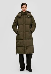 s.Oliver BLACK LABEL MIT STEPPUNG - Sulemantel - olivgrün