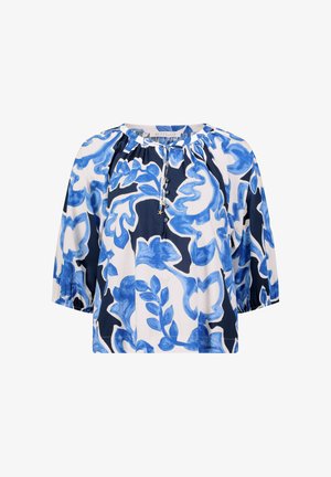 Loszittende blouse met driekwartmouwen, blauw en marineblauw abstract bloemenpatroon op witte achtergrond, voor met strik en stervormige hanger.