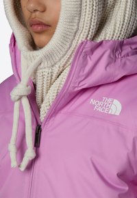 The North Face Vinterjacka - dragonfruit