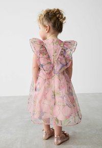 Thumbnail Image 3