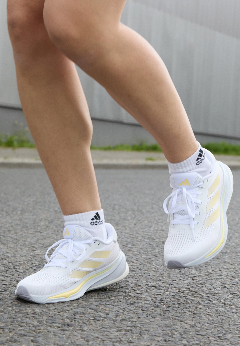 adidas supernova rise white